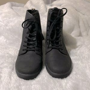 Dr. Martens Sheridan black boots size 8